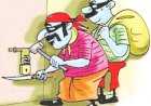 घर का ताला तोड़कर लाखों की चोरी