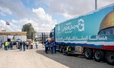 मदद के लिए रफ़ाह क्रॉसिंग पर तैयार कई ट्रक, ग़ज़ा में फंसे लाखों लोगों के लिए लंबा होता इंतज़ार