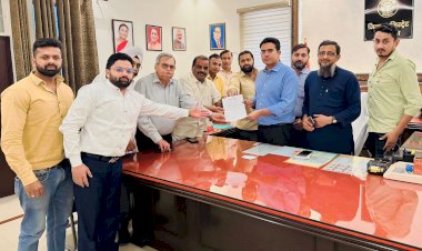 व्यापारियों ने जिला अधिकारी को सौपा ज्ञापन  बरांडा चौक मार्केट को उजाड़ कर प्रस्तावित पार्किंग के विरोध