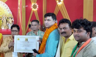 स्वर्ण जयन्ति श्रीश्री दुर्गा पूजा उत्सव मना रहा न्यू कटरा सुभाष नगर बारवारी