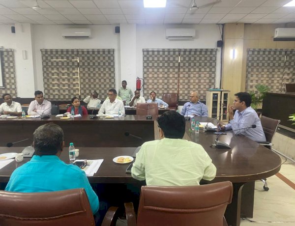 जिला सड़क सुरक्षा समिति की बैठक सम्पन्न अनुपस्थित अधिकारियों को कारण बताओं नोटिस जारी करने के दिए निर्देश