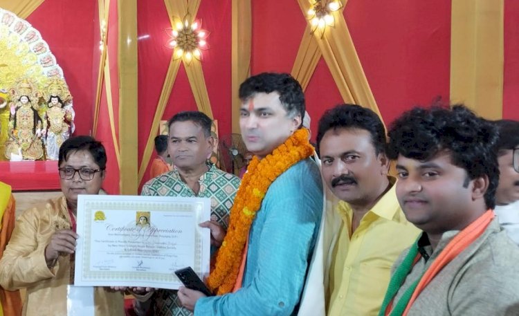 स्वर्ण जयन्ति श्रीश्री दुर्गा पूजा उत्सव मना रहा न्यू कटरा सुभाष नगर बारवारी