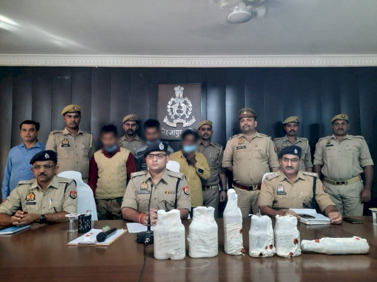 दो डीसीएम में लदी एक करोड़ की अवैध अंग्रेजी शराब संग तीन तस्कर गिरफ्तार